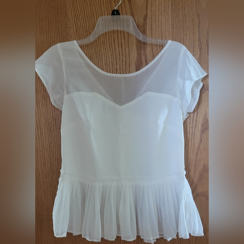Delicate American Eagle Outfitters Top, Size M